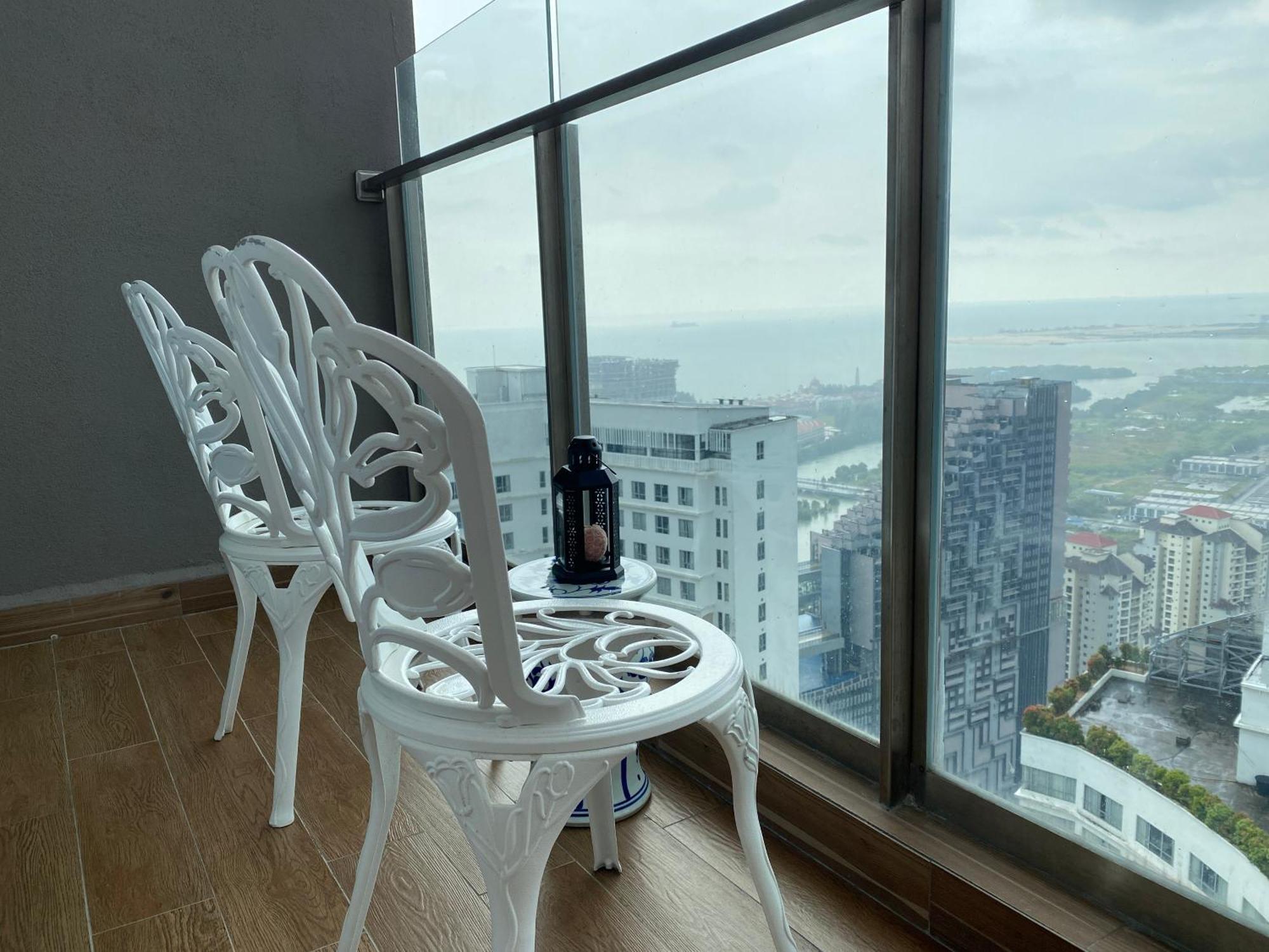 Vesta @ Silverscape Apartment